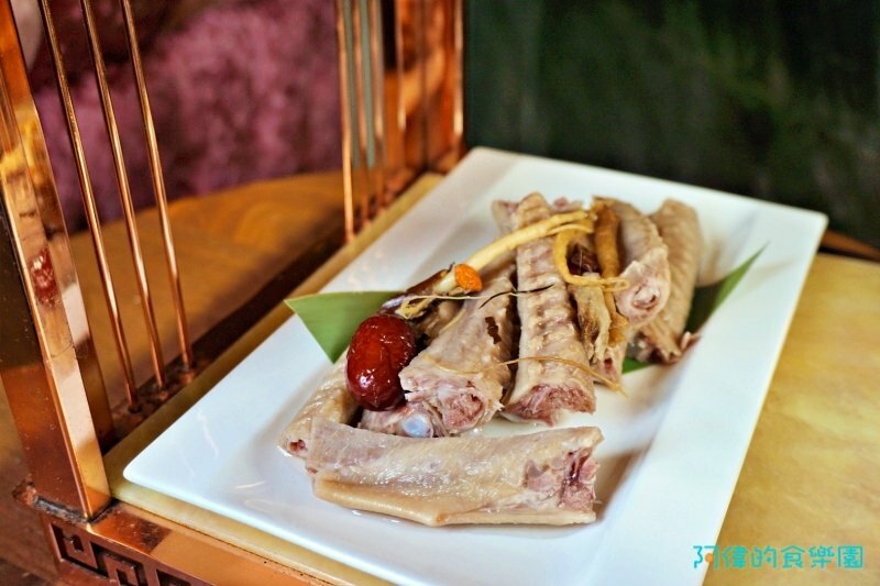 【忠孝復興】東方富御精緻料理-網評4.4星的豪華浮誇的精緻中菜,驚豔好吃、價格實惠,母親節全家宴請媽媽最適合!