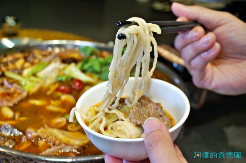 【忠孝復興】東方富御精緻料理-網評4.4星的豪華浮誇的精緻中菜,驚豔好吃、價格實惠,母親節全家宴請媽媽最適合!