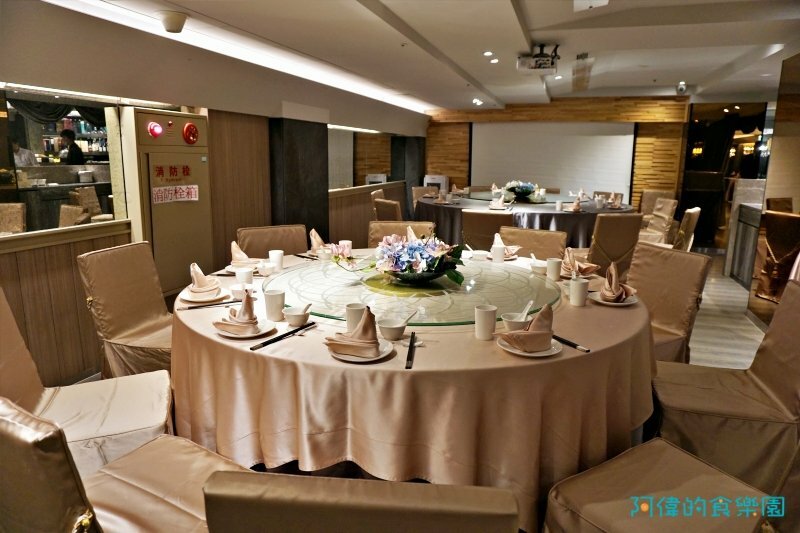 【忠孝復興】東方富御精緻料理-網評4.4星的豪華浮誇的精緻中菜,驚豔好吃、價格實惠,母親節全家宴請媽媽最適合!