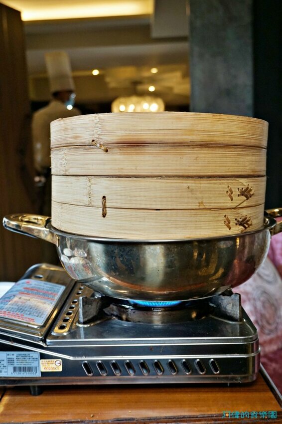 【忠孝復興】東方富御精緻料理-網評4.4星的豪華浮誇的精緻中菜,驚豔好吃、價格實惠,母親節全家宴請媽媽最適合!