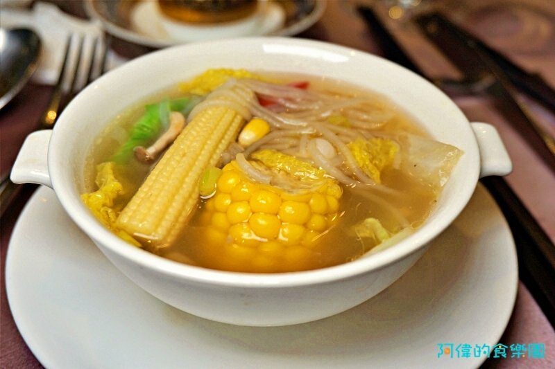 【忠孝復興】東方富御精緻料理-網評4.4星的豪華浮誇的精緻中菜,驚豔好吃、價格實惠,母親節全家宴請媽媽最適合!