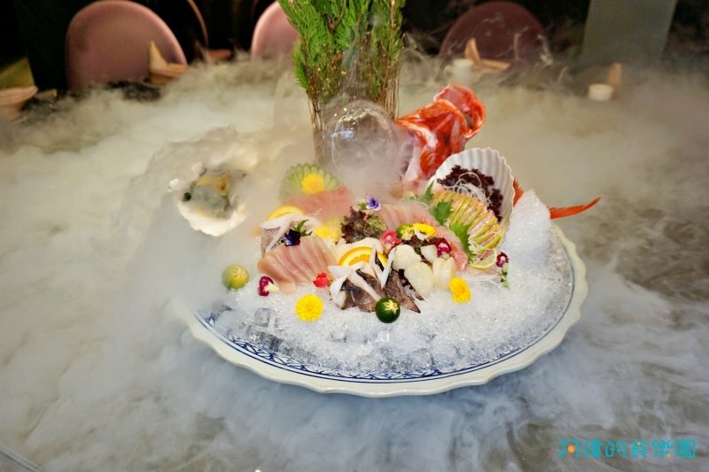 【忠孝復興】東方富御精緻料理-網評4.4星的豪華浮誇的精緻中菜,驚豔好吃、價格實惠,母親節全家宴請媽媽最適合!