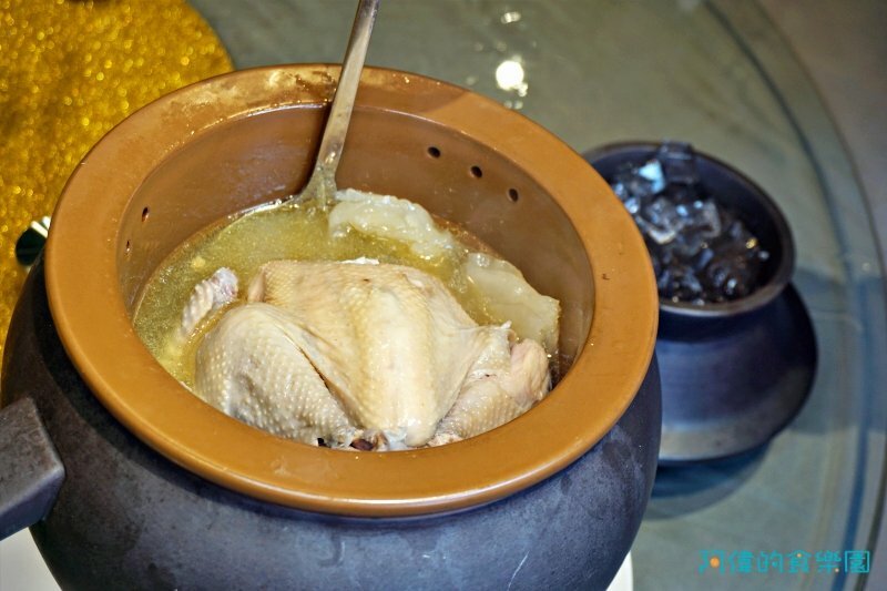 【忠孝復興】東方富御精緻料理-網評4.4星的豪華浮誇的精緻中菜,驚豔好吃、價格實惠,母親節全家宴請媽媽最適合!