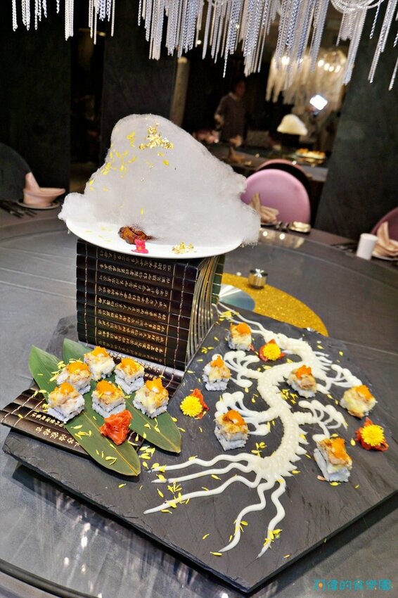 【忠孝復興】東方富御精緻料理-網評4.4星的豪華浮誇的精緻中菜,驚豔好吃、價格實惠,母親節全家宴請媽媽最適合!