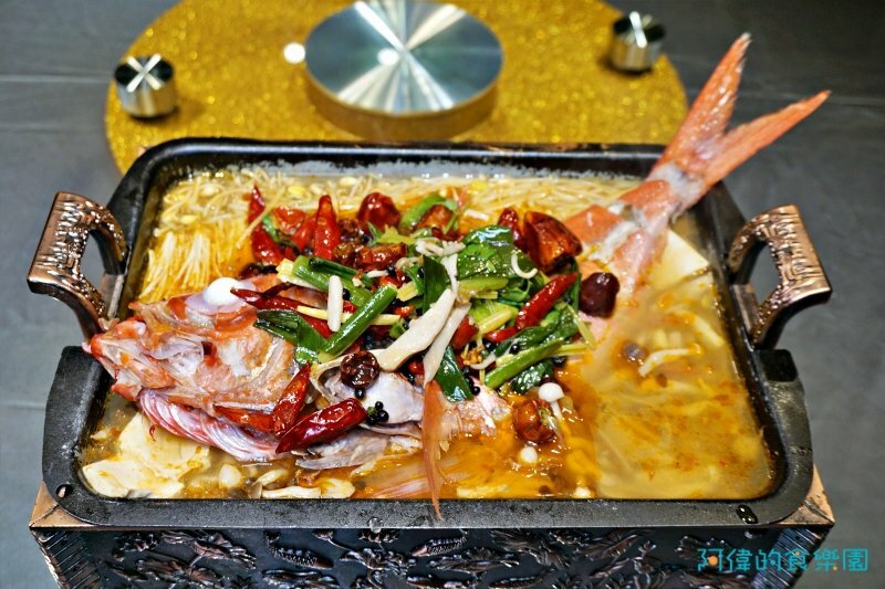 【忠孝復興】東方富御精緻料理-網評4.4星的豪華浮誇的精緻中菜,驚豔好吃、價格實惠,母親節全家宴請媽媽最適合!