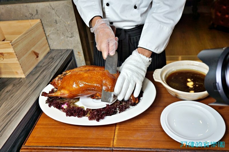 【忠孝復興】東方富御精緻料理-網評4.4星的豪華浮誇的精緻中菜,驚豔好吃、價格實惠,母親節全家宴請媽媽最適合!