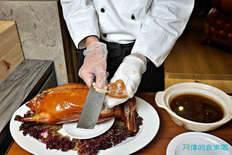 【忠孝復興】東方富御精緻料理-網評4.4星的豪華浮誇的精緻中菜,驚豔好吃、價格實惠,母親節全家宴請媽媽最適合!