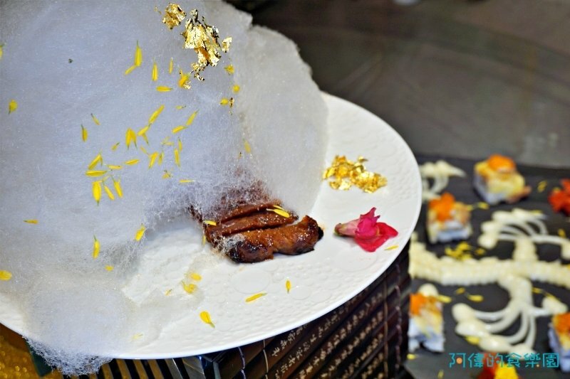 【忠孝復興】東方富御精緻料理-網評4.4星的豪華浮誇的精緻中菜,驚豔好吃、價格實惠,母親節全家宴請媽媽最適合!