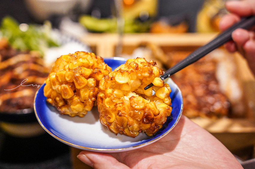 台中最好吃鰻魚飯,炭火直烤香氣超逼人,還有現熬全雞湯喝到飽,喝不完還能包回家~