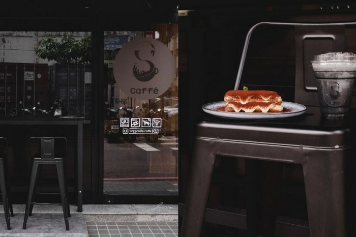 台中最好吃鰻魚飯,炭火直烤香氣超逼人,還有現熬全雞湯喝到飽,喝不完還能包回家~