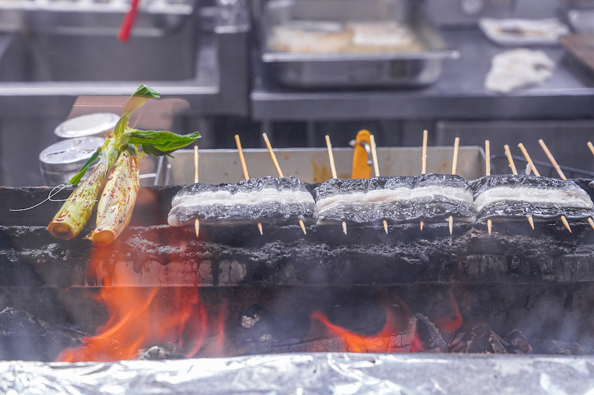 台中最好吃鰻魚飯,炭火直烤香氣超逼人,還有現熬全雞湯喝到飽,喝不完還能包回家~