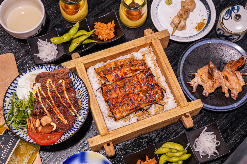 台中最好吃鰻魚飯,炭火直烤香氣超逼人,還有現熬全雞湯喝到飽,喝不完還能包回家~