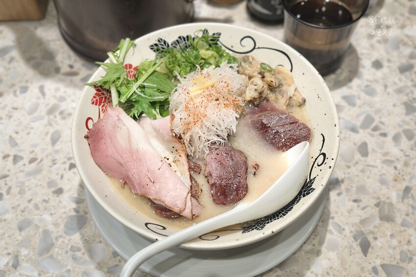 台北中山｜冠軍三連霸的人氣排隊拉麵！多元食材搭配推出各式限定