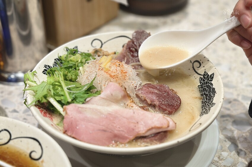 台北中山｜冠軍三連霸的人氣排隊拉麵！多元食材搭配推出各式限定