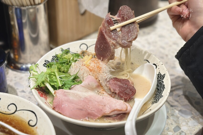 台北中山｜冠軍三連霸的人氣排隊拉麵！多元食材搭配推出各式限定