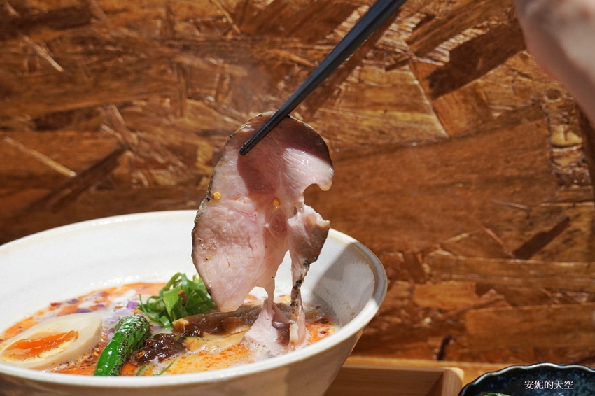 [ 新莊美食 讓麵煮一會 雞白湯らーめん ]平價雞白湯拉麵 溫暖新莊人的胃 - 安妮的天空