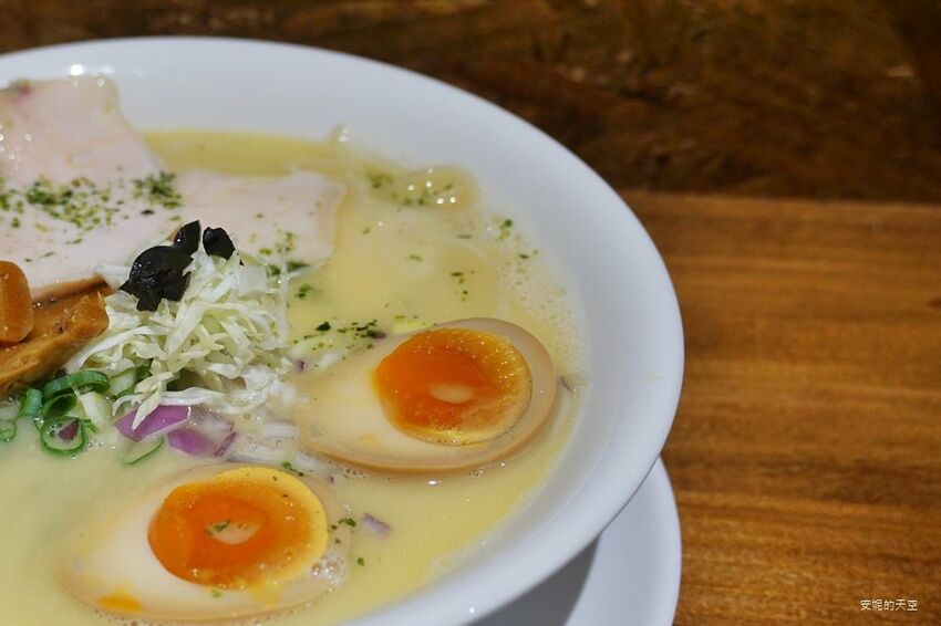 [ 新莊美食 讓麵煮一會 雞白湯らーめん ]平價雞白湯拉麵 溫暖新莊人的胃 - 安妮的天空