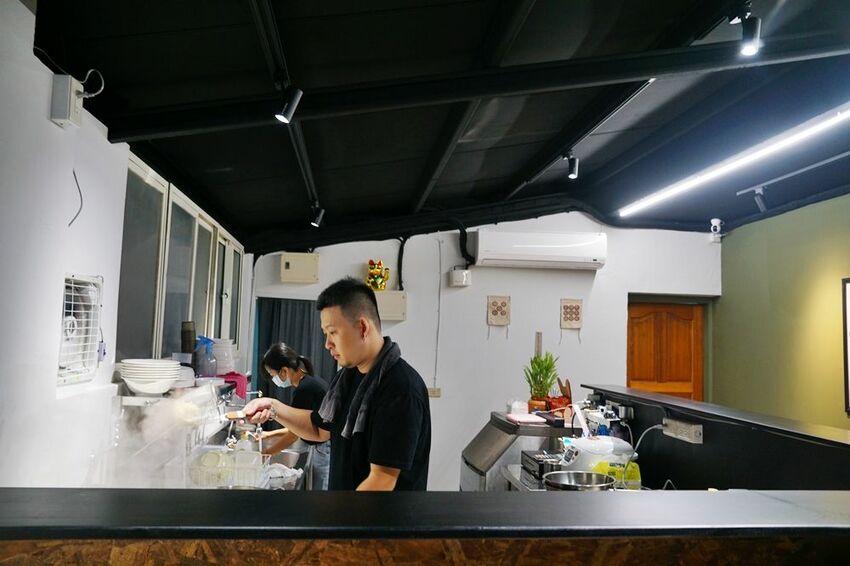 [ 新莊美食 讓麵煮一會 雞白湯らーめん ]平價雞白湯拉麵 溫暖新莊人的胃 - 安妮的天空