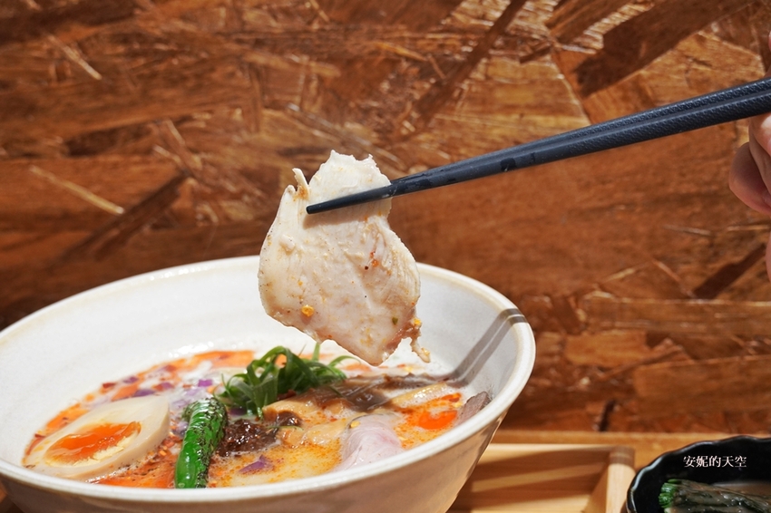 [ 新莊美食 讓麵煮一會 雞白湯らーめん ]平價雞白湯拉麵 溫暖新莊人的胃 - 安妮的天空