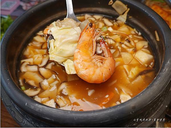 韓式大醬海鮮湯-阿豬媽韓式烤肉吃到飽新店捷運站店 (1).jpg