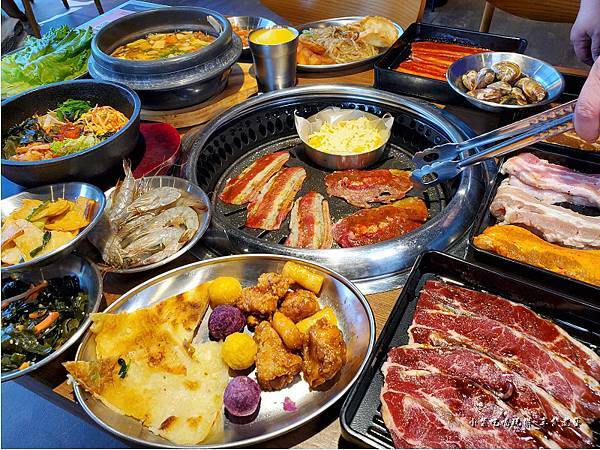 阿豬媽韓式烤肉吃到飽-新店店美食合照.jpg