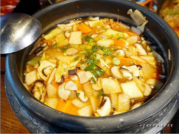 韓式大醬海鮮湯-阿豬媽韓式烤肉吃到飽新店捷運站店 (3).jpg