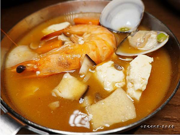 韓式大醬海鮮湯-阿豬媽韓式烤肉吃到飽新店捷運站店 (2).jpg