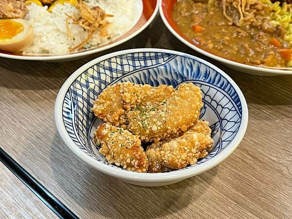 ＋（板橋咖哩）小吉咖哩文化店～超濃咖哩飯專賣店！土魠魚、獅子