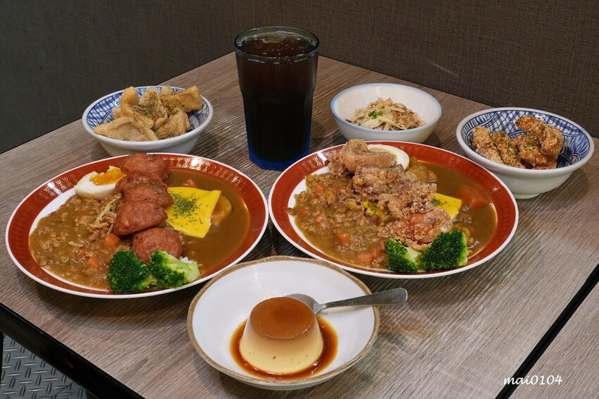 板橋美食｜小吉咖哩板橋文化店～免費加飯加麵加醬吃到飽，打卡按讚還免費加起司，還嚐的到雙醬咖哩，炸物、