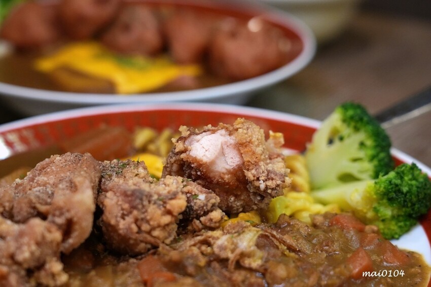 板橋美食｜小吉咖哩板橋文化店～免費加飯加麵加醬吃到飽，打卡按讚還免費加起司，還嚐的到雙醬咖哩，炸物、