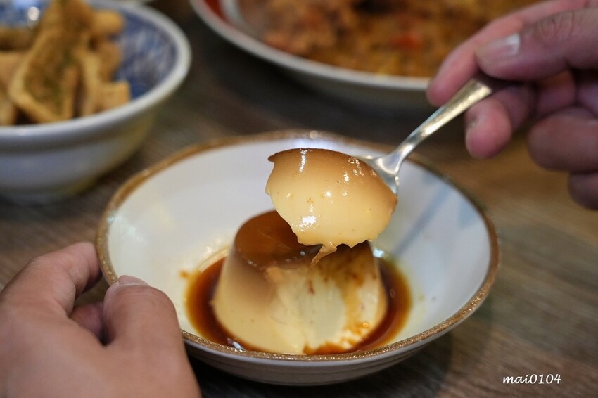 板橋美食｜小吉咖哩板橋文化店～免費加飯加麵加醬吃到飽，打卡按讚還免費加起司，還嚐的到雙醬咖哩，炸物、