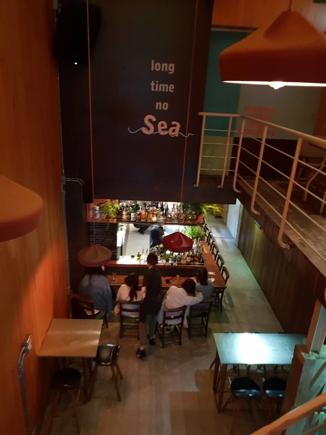 【花蓮.市區】寵物友善谷慕滋餐酒館。藝人張震嶽開的店。深夜美食燒烤+調酒營業至凌晨兩點