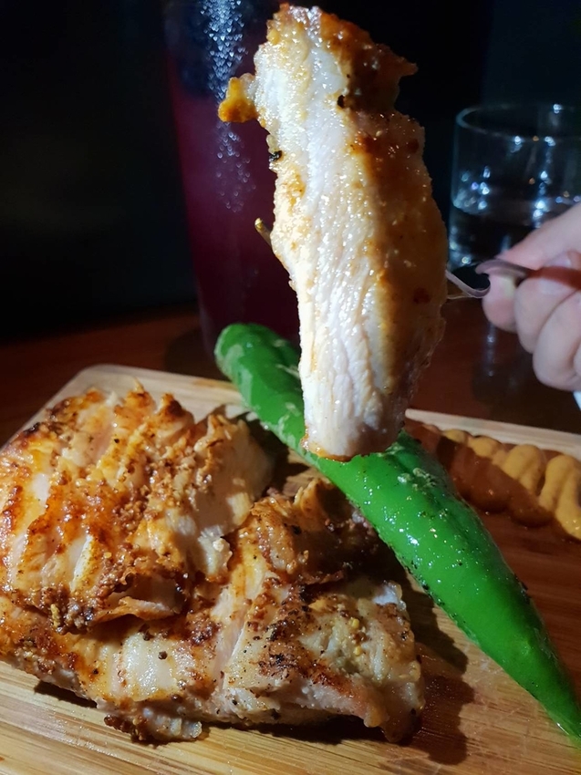 【花蓮.市區】寵物友善谷慕滋餐酒館。藝人張震嶽開的店。深夜美食燒烤+調酒營業至凌晨兩點