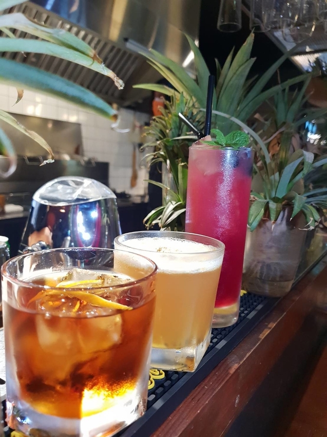 【花蓮.市區】寵物友善谷慕滋餐酒館。藝人張震嶽開的店。深夜美食燒烤+調酒營業至凌晨兩點