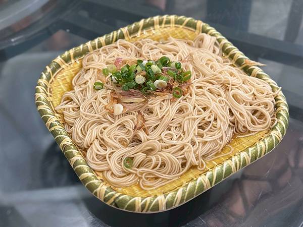 嘉義中埔蔡大頭甕烤雞！阿里山下人氣合菜，皮薄肉嫩汁多必訪～