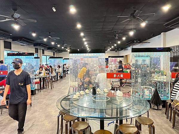 嘉義中埔蔡大頭甕烤雞！阿里山下人氣合菜，皮薄肉嫩汁多必訪～