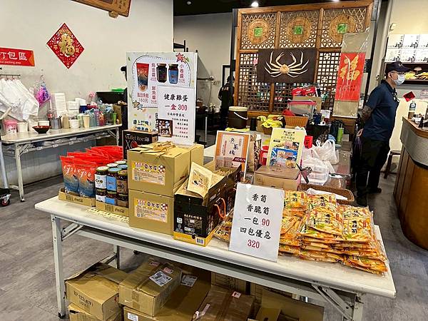 嘉義中埔蔡大頭甕烤雞！阿里山下人氣合菜，皮薄肉嫩汁多必訪～