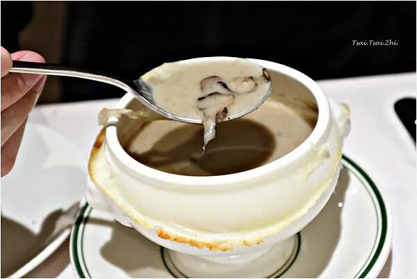 [台北大安]雅室牛排 仁愛圓環店|招牌海陸：蒸烤加拿大活龍蝦