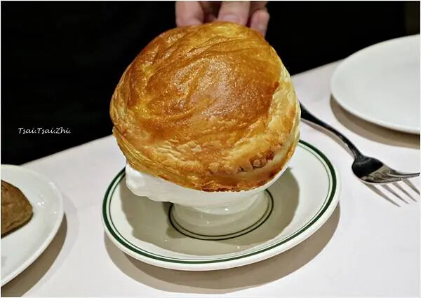 [台北大安]雅室牛排 仁愛圓環店|招牌海陸：蒸烤加拿大活龍蝦