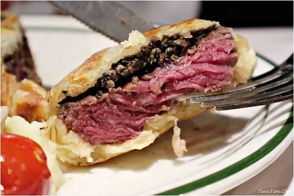 [台北大安]雅室牛排 仁愛圓環店|招牌海陸：蒸烤加拿大活龍蝦