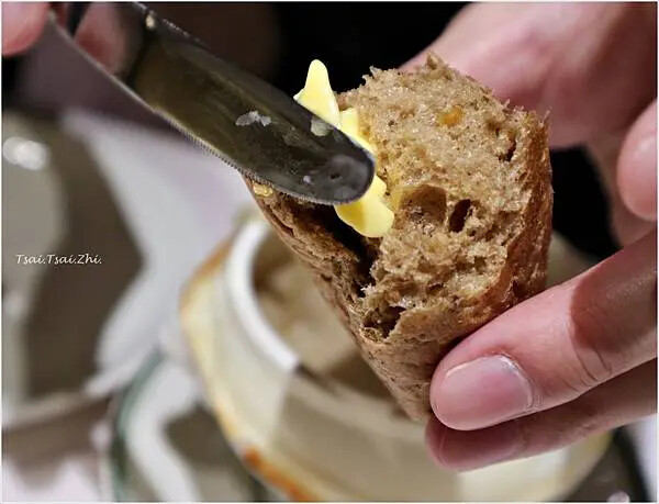 [台北大安]雅室牛排 仁愛圓環店|招牌海陸：蒸烤加拿大活龍蝦