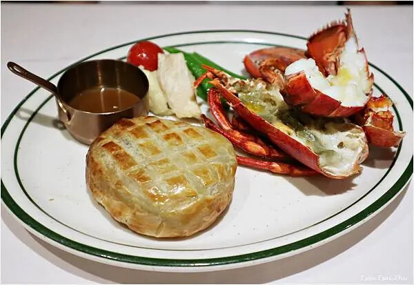 [台北大安]雅室牛排 仁愛圓環店|招牌海陸：蒸烤加拿大活龍蝦