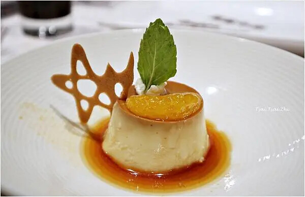 [台北大安]雅室牛排 仁愛圓環店|招牌海陸：蒸烤加拿大活龍蝦