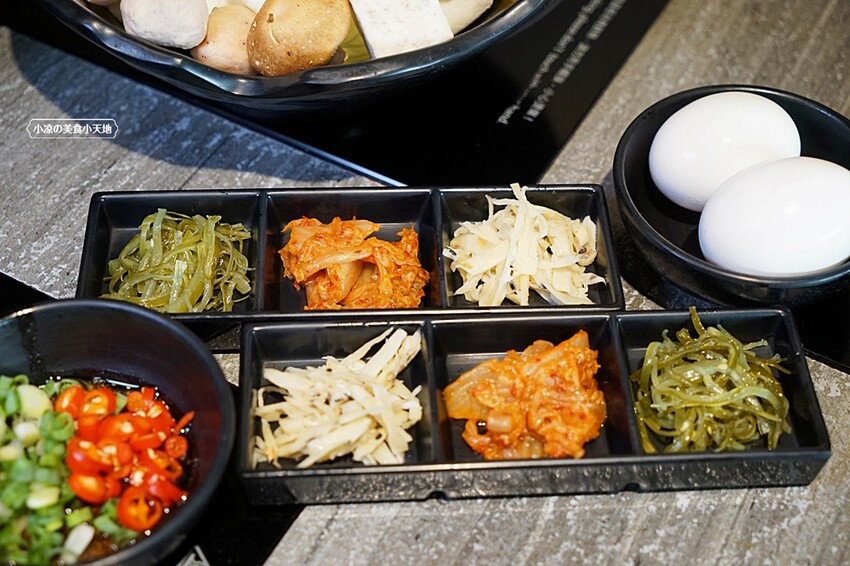 營業到凌晨兩點的平價小火鍋！無收服務費，火焰燒酒雞、蝦超吸睛，最低198元自助吧20種以上食材通通無限吃！