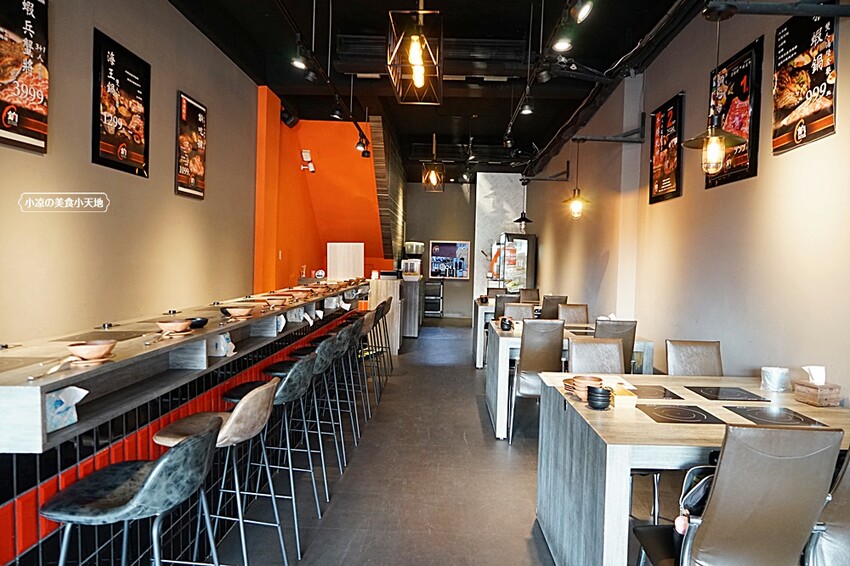 營業到凌晨兩點的平價小火鍋！無收服務費，火焰燒酒雞、蝦超吸睛，最低198元自助吧20種以上食材通通無限吃！