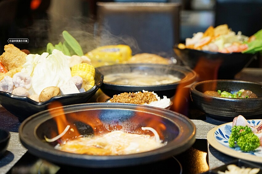 營業到凌晨兩點的平價小火鍋！無收服務費，火焰燒酒雞、蝦超吸睛，最低198元自助吧20種以上食材通通無限吃！