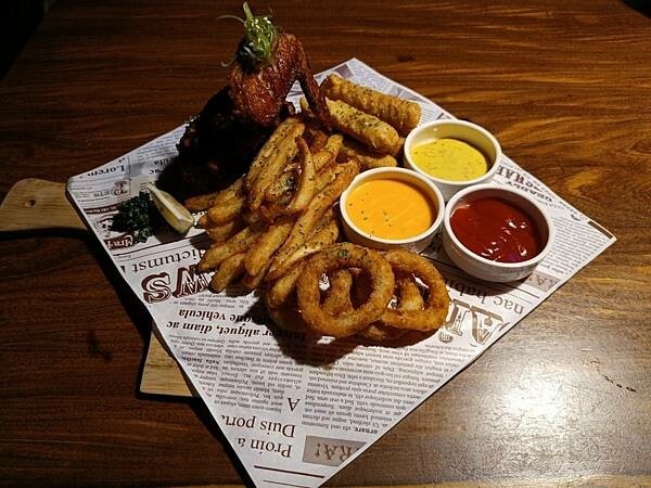 台北美食推薦-【AQUA Lounge酒吧】-串燒創意美食/ 台北美食推薦-【AQUA Lounge酒吧】-串燒創意美食/