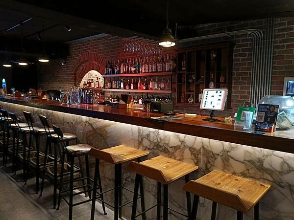 台北美食推薦-【AQUA Lounge酒吧】-串燒創意美食/ 台北美食推薦-【AQUA Lounge酒吧】-串燒創意美食/