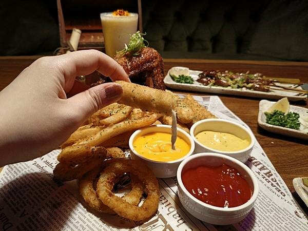 台北美食推薦-【AQUA Lounge酒吧】-串燒創意美食/ 台北美食推薦-【AQUA Lounge酒吧】-串燒創意美食/