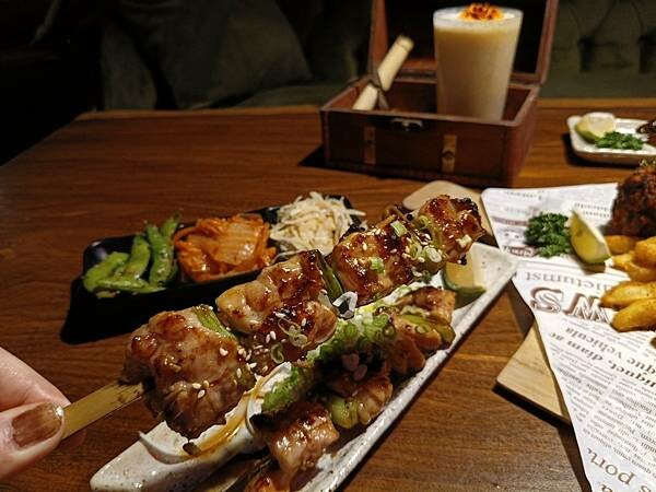 台北美食推薦-【AQUA Lounge酒吧】-串燒創意美食/ 台北美食推薦-【AQUA Lounge酒吧】-串燒創意美食/